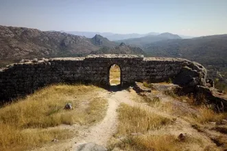 Local - Castelo de Castro Laboreiro - Castro Laboreiro| Melgaço| Alto Minho| Portugal