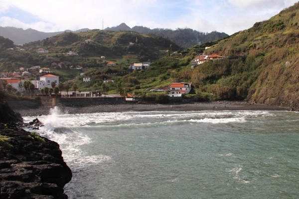 Local - Praia da Alagoa - Porto da Cruz| Machico| Região Autónoma da Madeira