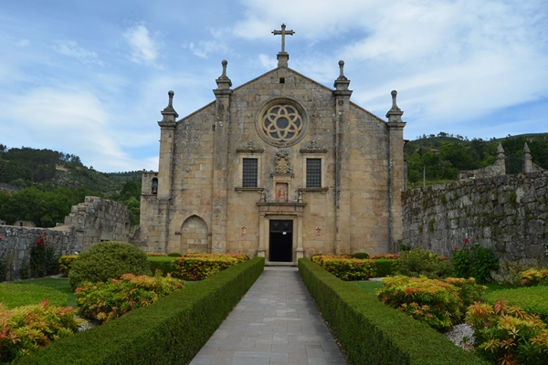 Local - Igreja e Mosteiro de S. João de Tarouca - São João de Tarouca| Tarouca| Douro