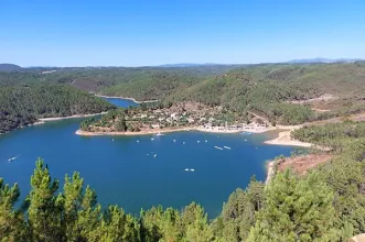Local - Praia Fluvial de Fernandaires - Fernandaires| Vila de Rei| Beira Baixa| Portugal