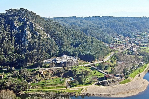 Local - Praia Fluvial do Reconquinho - Penacova| Penacova| Região de Coimbra