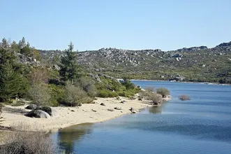 Local - Praia Fluvial Vale de Rossim - Mangualde da Serra| Gouveia| Beiras e Serra da Estrela| Portugal