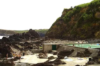 Local - Zona Balnear de Quatro Ribeiras - Praia da Vitória| Região Autónoma dos Açores| Portugal