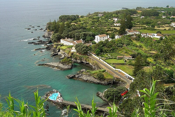 Local - Zona Balnear da Caloura - Água de Pau | Lagoa| Região Autónoma dos Açores