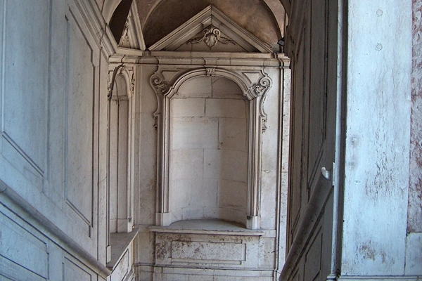 Local - Túmulo da Rainha D. Mariana Vitória - Estrela| Lisboa| Área Metropolitana de Lisboa