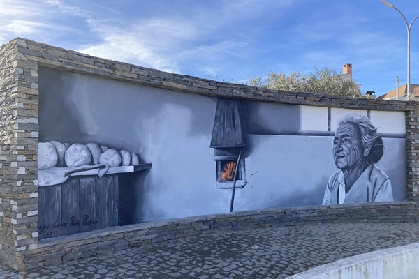 Local - Mural em Homenagem à Tia Maria Luísa - Lagoa | Junta de Freguesia de Lagoa | Macedo de Cavaleiros| Terras de Trás-os-Montes