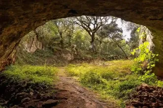 Local - Gruta de Avecasta - Avecasta|União de Freguesia de Areias e Pias| Ferreira do Zêzere| Médio Tejo| Portugal