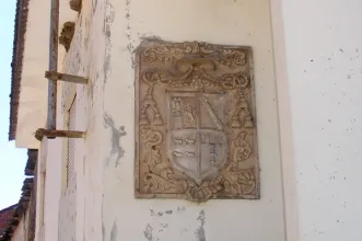 Local - Brasão de Armas da Antiga Casa de Santulhão - Junta de Freguesia de Santulhão| Vimioso| Terras de Trás-os-Montes