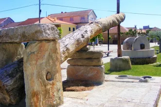 Local - Lagar de Azeite Antigo de Santulhão - Junta de Freguesia de Santulhão| Vimioso| Terras de Trás-os-Montes| Portugal