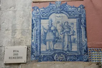 Local - Registo de azulejos com S. Marçal e Sto. António com o Menino - São Vicente| Lisboa| Área Metropolitana de Lisboa| Portugal