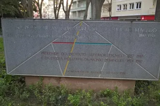 Local - Memorial evocativo do Prof. António Augusto Ferreira de Macedo - Campo de Ourique| Lisboa| Área Metropolitana de Lisboa| Portugal