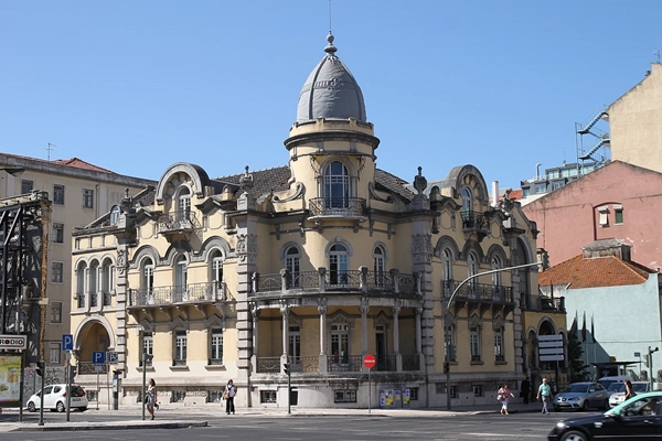 Local - Edifício na Avenida de Berna - Avenidas Novas| Lisboa| Área Metropolitana de Lisboa