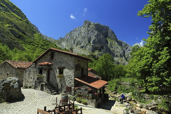 Local - Bulnes - Cabrales| Asturias