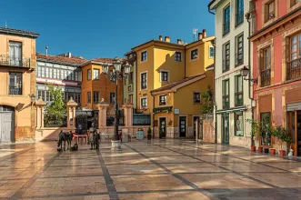 Local - Praça de Trascorrales - Oviedo| Asturias