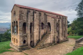 Local - Santa Maria del Naranco  - Oviedo| Asturias| España