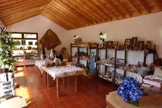 Local - Centro de Apoio ao Artesanato -  Parque da Ribeira dos Caldeirões, Estrada Regional, Achada| Nordeste| Região Autónoma dos Açores| Portugal