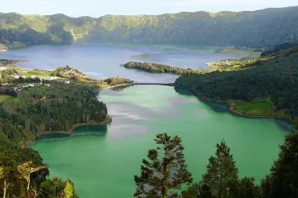 Local - Miradouro da Vista do Rei - Sete Cidades| Ponta Delgada| Região Autónoma dos Açores| Portugal