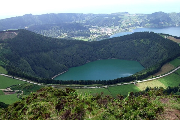 Local -  Miradouro da Lagoa de Santiago - Sete Cidades| Ponta Delgada| Região Autónoma dos Açores
