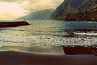 Local - Praia do Seixal - Seixal| Porto Moniz| Região Autónoma da Madeira