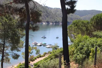 Local - Lago Azul - Praia Fluvial da Castanheira - Castanheira | Junta de Freguesia Ferreira do Zêzere | Ferreira do Zêzere| Médio Tejo