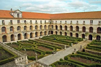 Local - Real Mosteiro de Santa Maria de Alcobaça - Municipio de Alcobaça| Leiria| Região de Leiria