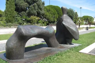 Local - Reclining Figure: Arched Leg, 4/6 - Belém| Lisboa| Área Metropolitana de Lisboa