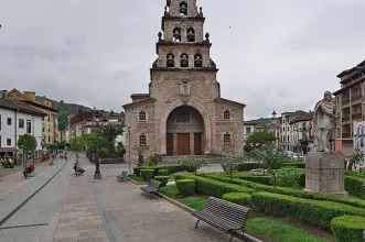Local - Estátua de D. Pelayo - Cangas de Onís| Asturias