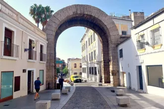 Local - Arco de Trajano - Mérida| Badajoz