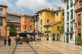 Local - Praça de Trascorrales - Oviedo| Asturias
