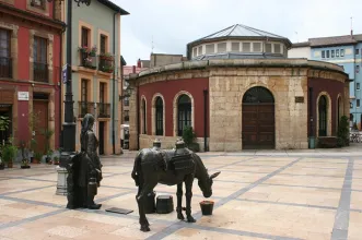 Local - Praça de Trascorrales - Oviedo| Asturias