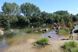 Local - Praia Fluvial de Navarra - Navarra| Braga| Cávado