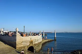 Local - Praia Fluvial Ribeira das Naus - Lisboa| Lisboa| Área Metropolitana de Lisboa